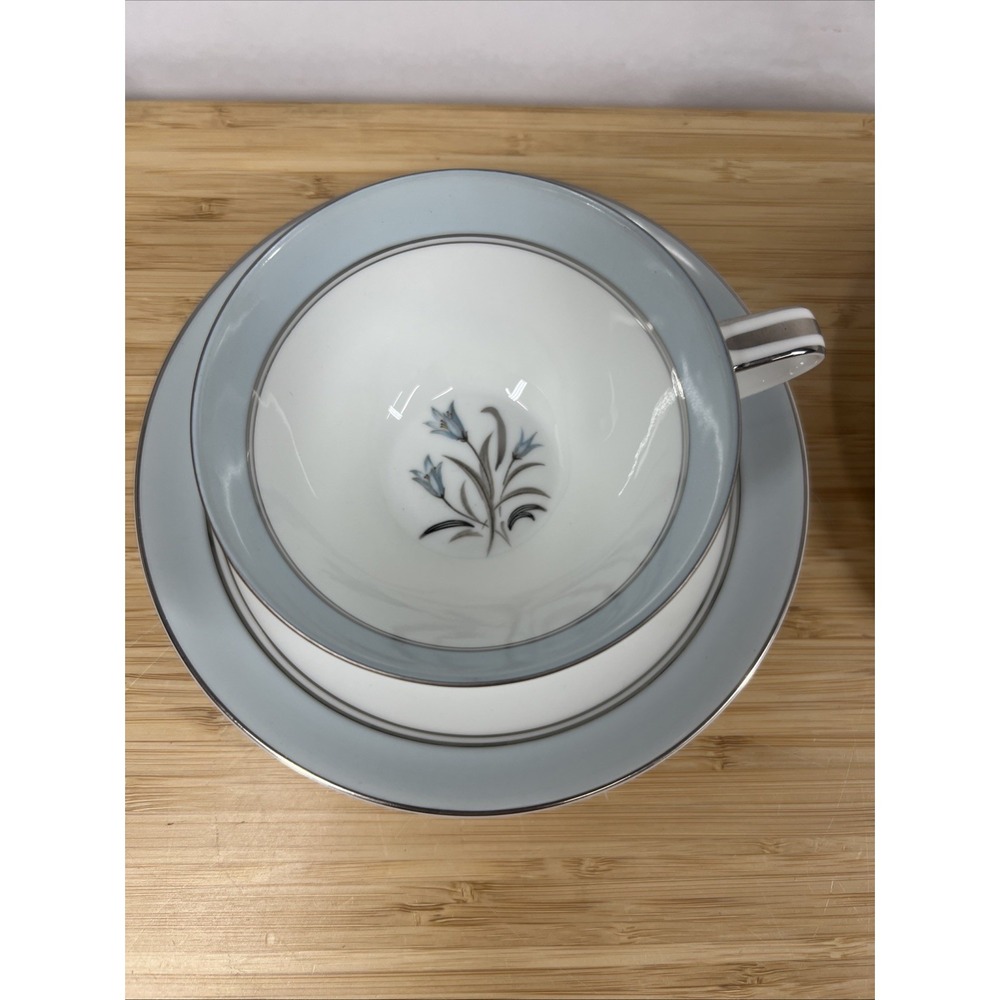 Noritake Bluebell 5558 Tea Cups & Saucers Set of 2 Japan Platinum Trim Excellent - Picture 3 of 13